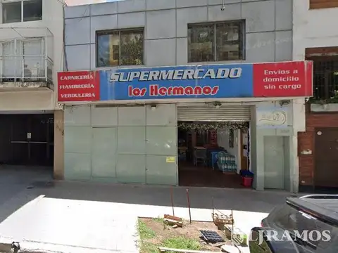 Local en Coghlan