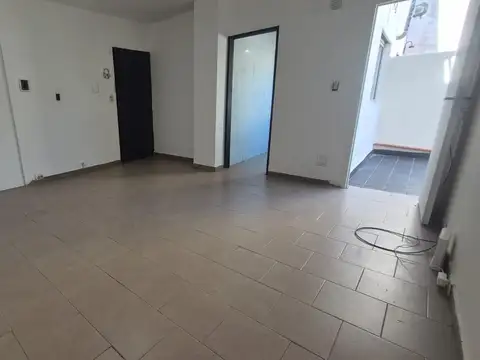 OPORTUNIDAD PH SIN EXPENSAS 2 AMB CON PATIO