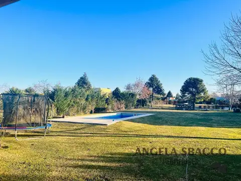 Los Cardos ( Cardales Village)