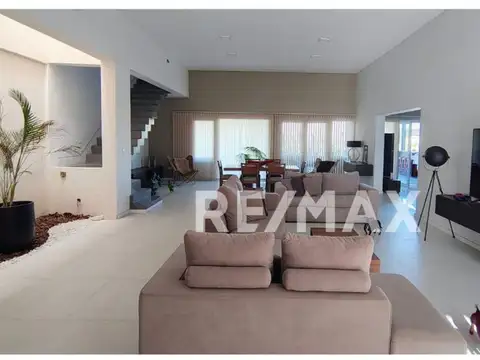 Casa en Venta en Cipolletti, USD 930.000