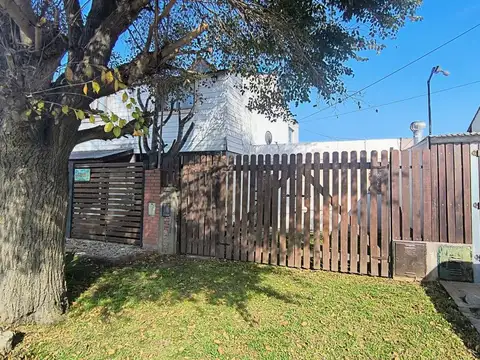 PH Independiente A REFACCIONAR a metros del MAR