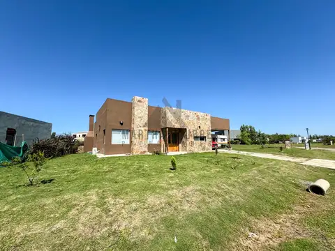 Casa en Alquiler de 3 dormitorios