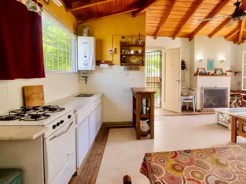 Casa en Venta con 2 cocheras