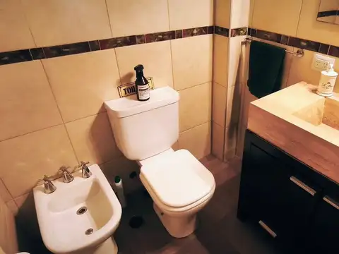 ALQUILER CASA 4 AMBIENTES 2 TERRAZAS IMPECABLE.