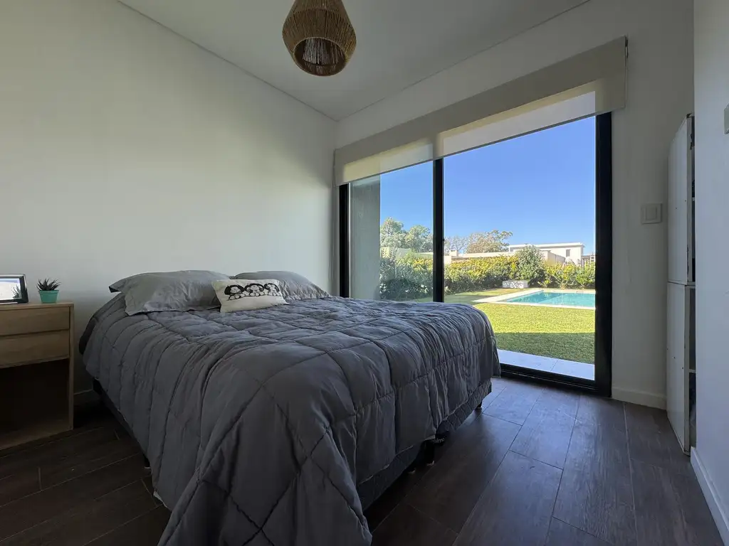 Casa - 113  m² Cubierta | 3 dormitorios | 2 años | 2 baños | 4 ambientes | 2 cocheras