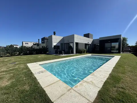 Casa en Venta 4 ambientes en San Ramón, Pilar del Este - Foto 0