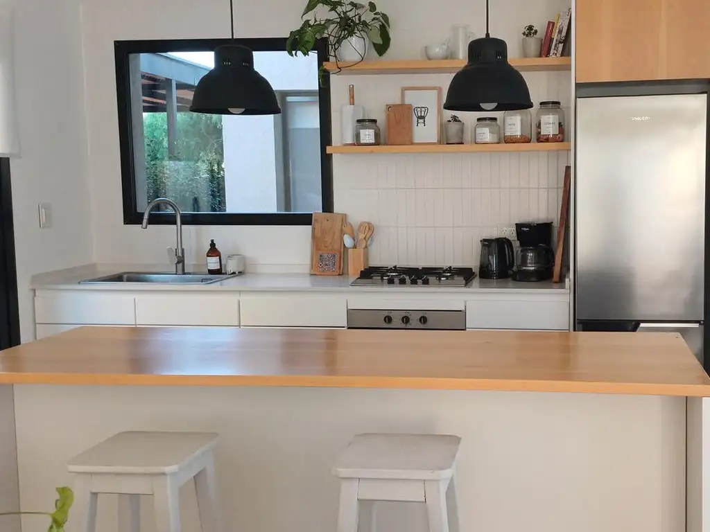 Casa en Venta 4 ambientes en San Ramón, Pilar del Este - 3 dormitorios con cochera