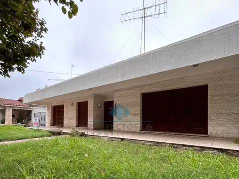 VENTA - CASA 3 DORM. - COLONIA CAROYA