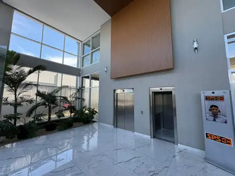 San Lorenzo 100, Piso 8