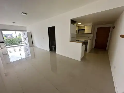 Alquiler 1 amb con balcón