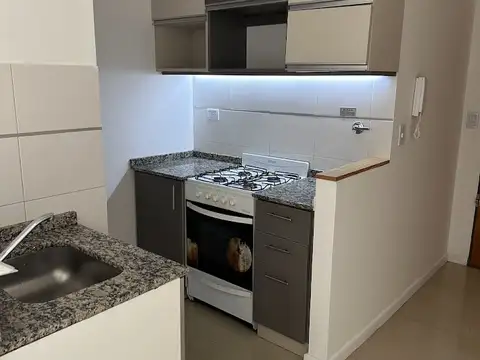 Alquiler 1 amb con balcón