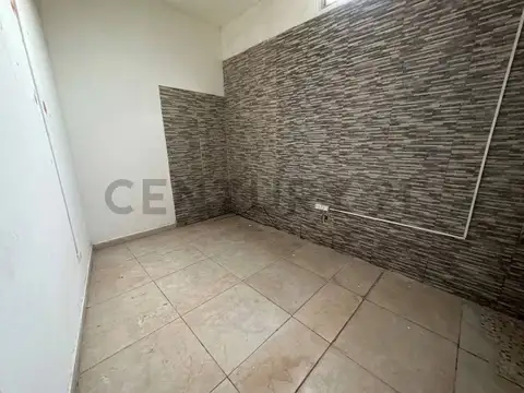 PH Tipo Casa 5 Ambientes en Venta con Cochera Doble y Fondo – Llavallol