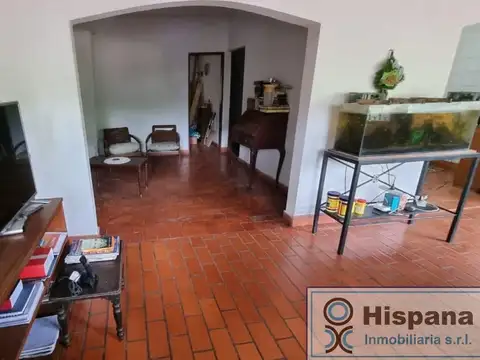 Casa 5 ambientes con 2 baños