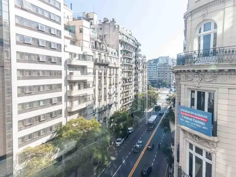 Oficina en Venta 64 años