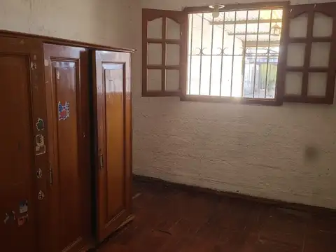 Casa 6 ambientes con 2 baños