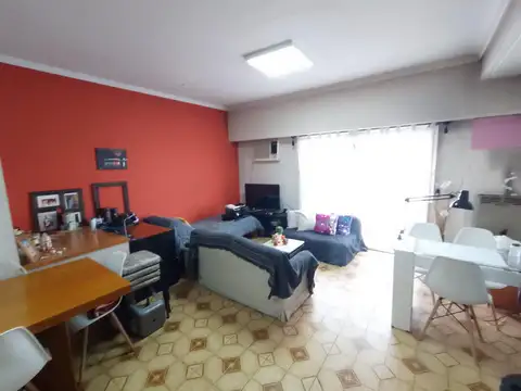 Casa en Venta con 6 cocheras