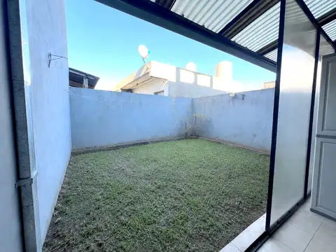 Depto Tipo Casa en Venta con 1 cocheras