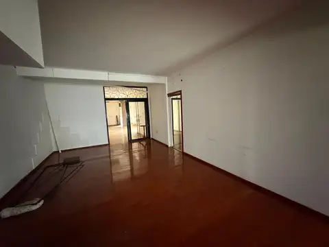 VENTA CASA 6 AMBIENTES EN LUIS GUILLON