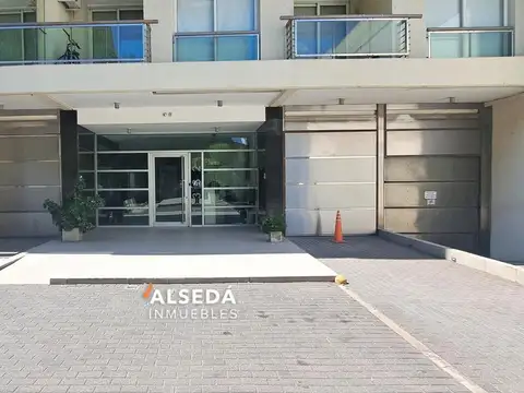 Departamento 1 dor con COCHERA - Montevideo 1332 - Centro