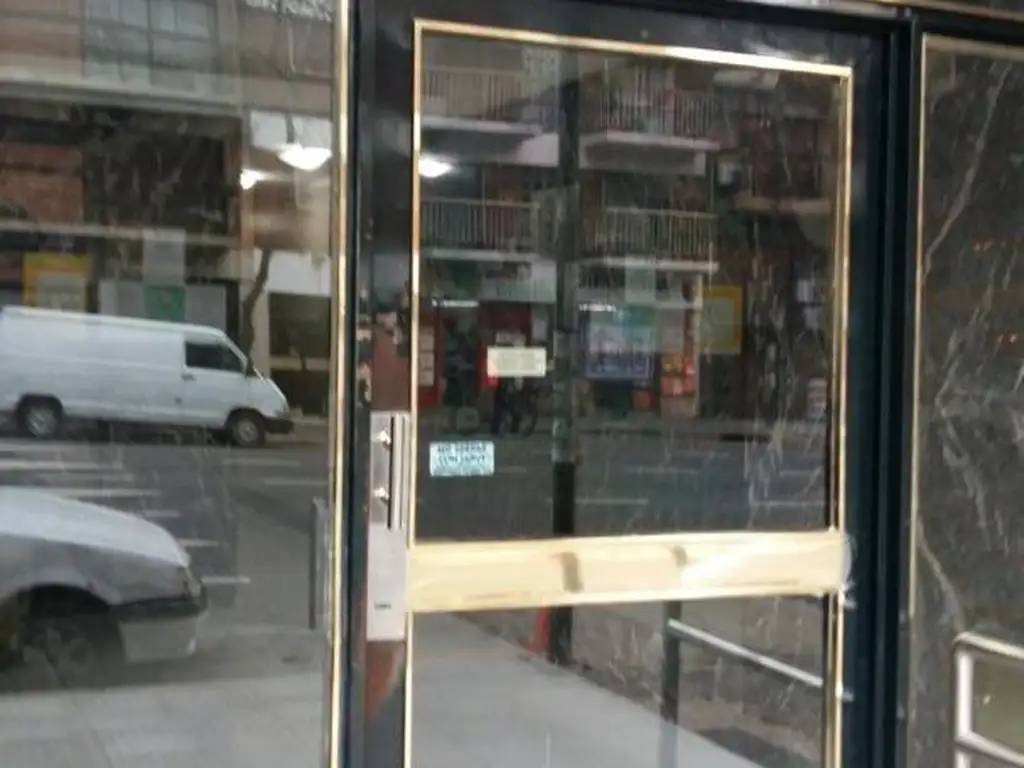 Av Independencia 2420 , Piso 11
