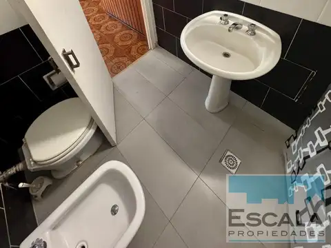 Casa 5 ambientes con 1 baño