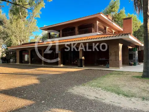 VENTA HOTEL SOBRE EL RÍO, GRAN PARQUE, 28 DORMITORIOS,PISCINAS, COCHERAS, SAUCE VIEJO, SANTA FE