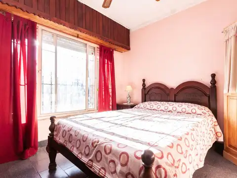 VENTA CASA 4 AMB C/JARDIN,PATIO Y COCHERA-GUILLÓN