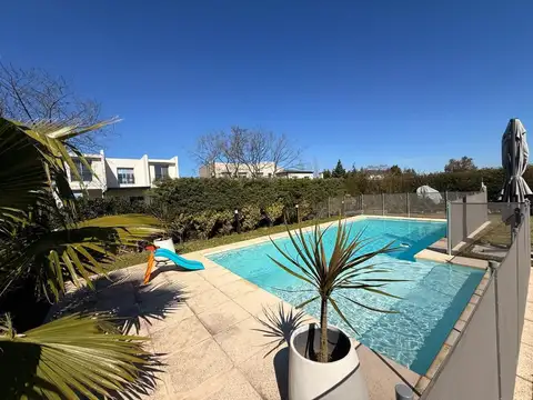 VENTA CASA SANTA GUADALUPE PILAR DEL ESTE