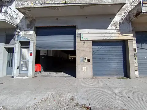 Galpon de 8.66 x 40.76. C/2 oficina, Baños. 