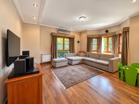 RESIDENCIA DE ESTILO FRANCÉS EN VENTA | 6 ambientes | ABRIL CLUB DE CAMPO
