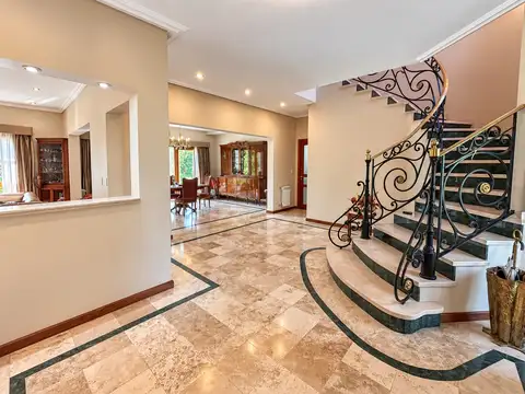 RESIDENCIA DE ESTILO FRANCÉS EN VENTA | 6 ambientes | ABRIL CLUB DE CAMPO