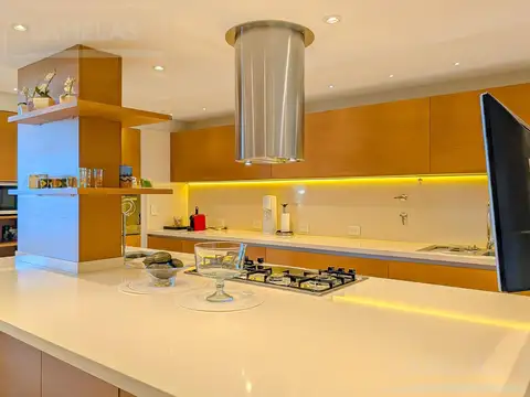 Departamento en Venta con 4 cocheras