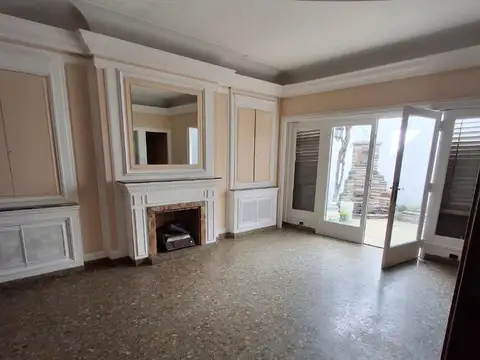 Casa en Alquiler con 1 cochera