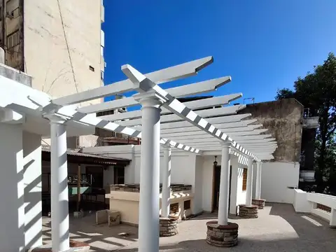 Casa en Alquiler con 1 cochera