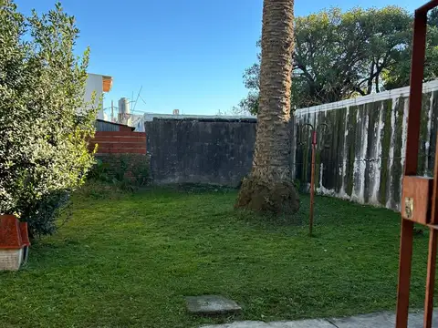 Casa 2 ambientes con 2 baños