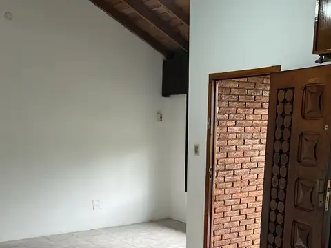 Casa 2 ambientes con 1 baño