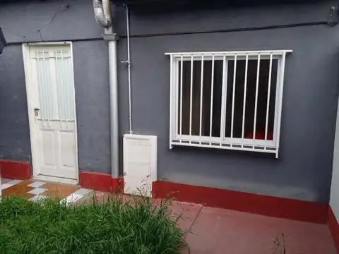 Ph departamento tipo casa 3 ambientes con patio Lanus Este