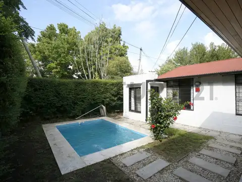 CASA EN VENTA EN CITY BELL DE 2 DORMITORIOS