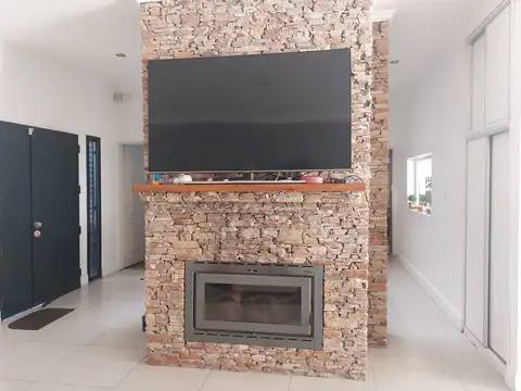 Casa 5 ambientes con 3 baños