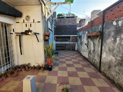 Casa de pasillo unica en Pje. Esnaola 5677 entre Agneta y Pedro Lino Funes