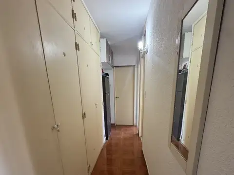 Venta Departamento 3 ambientes con cocina grande, reciclado - Lugano IyII Edificio 104