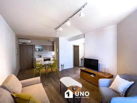 Av. Pellegrini y Pte. Roca - Amplio Dpto de 1 Dormitorio Externo. Posibilidad cochera.