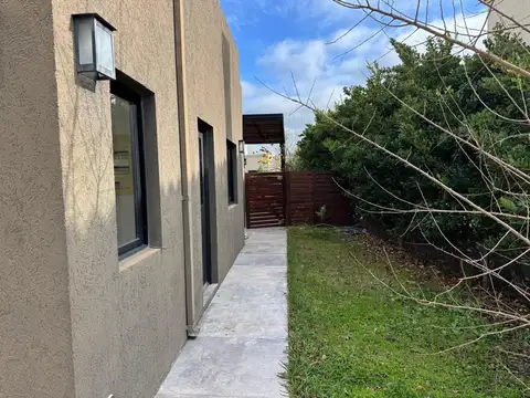 Casa en Alquiler de 4 dormitorios