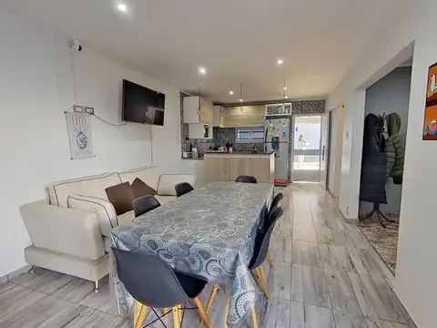 Casa 3 ambientes con 2 baños