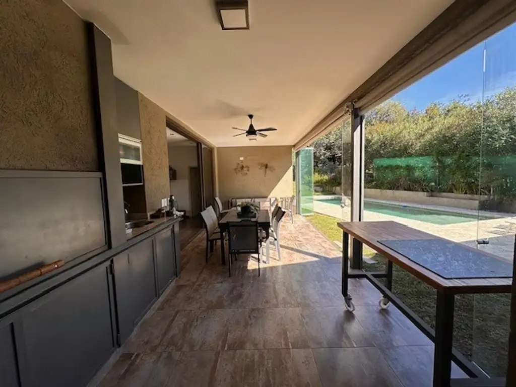 Casa en Venta con cochera