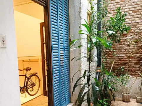 DEPARTAMENTO DE 2 AMBIENTES - PLANTA BAJA - CONTRAFRENTE.