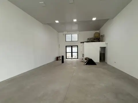 Venta de Galpón de 165 m2 en Barrio San Martín  a una Cuadra de Av Castro Barros