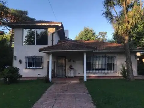 MAQUINISTA SAVIO  BARRIO ALTAVISTA. MUY BUEN CHALET, PAVIMENTO, PORTÓN, GAS NATURAL, , 