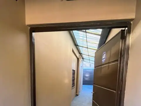 Galpón y casa en venta