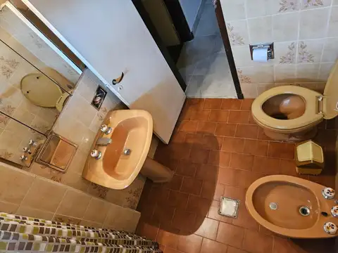 Casa lote propio 10 x 22 mts.